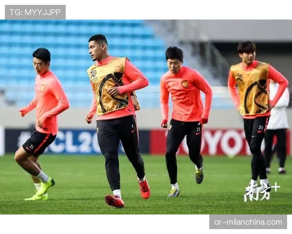 曼联关键比赛抗压能力不足，稳定性面临考验，对赛季走势形成制约